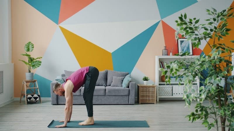 Posture de la pince debout uttanasana